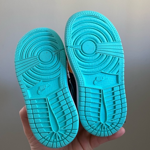 EUC Baby Nike Jordans - Picture 4 of 4